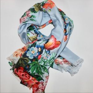 New Gucci Silk Floral Blooms Scarf Shawl